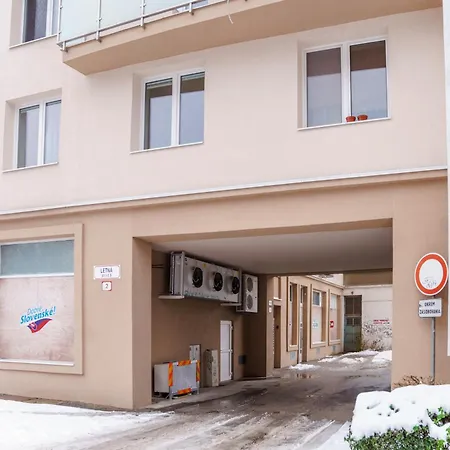 Letna, Ac & Garage 89m2 And 44m2 Appartement